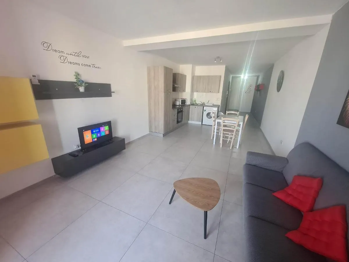 St Julians Bay Sea Front Apartments San Ġiljan