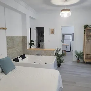 https://apartamento-loft-deluxe-interior-y-exterior.es-andalucia.com